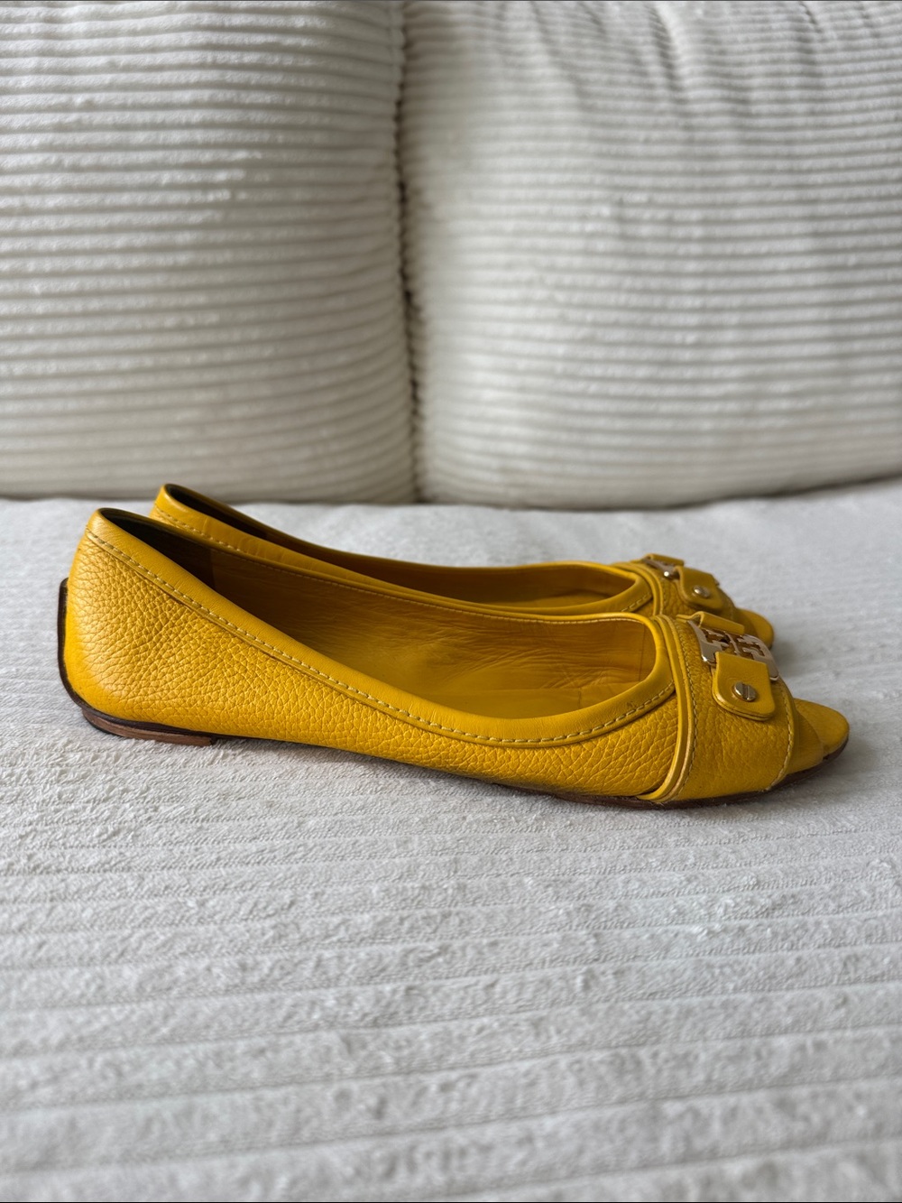 Tory Burch Yellow Flats Size 8.5 - Picture 11 of 13